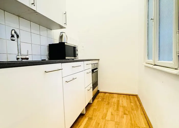 Comfy 1br For 4, 10min Transport To Stadthalle Apartment